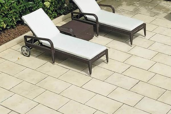 SPARTA Terrassenplatten – verlegte Terrasse