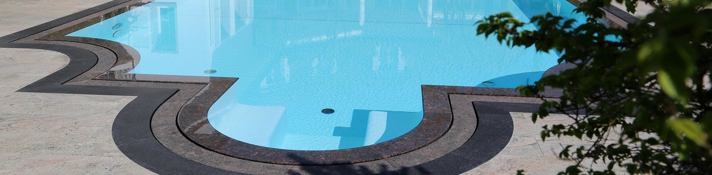 Beckenrandsteine aus Granit – Pool mit Granitumrandung