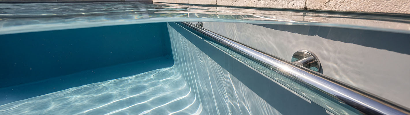 Haltestangensystem aus Edelstahl für Pool