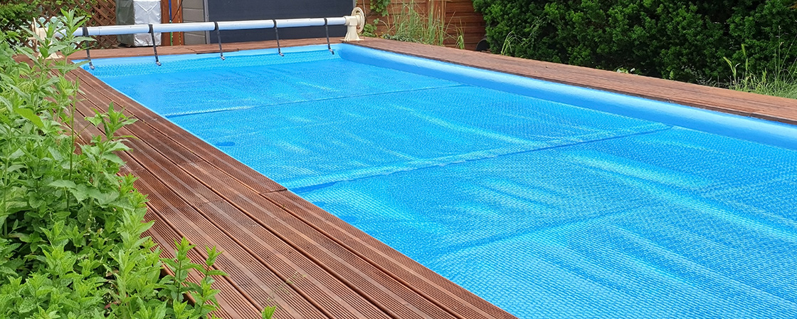 Was bringt eine Solarfolie auf dem Pool?