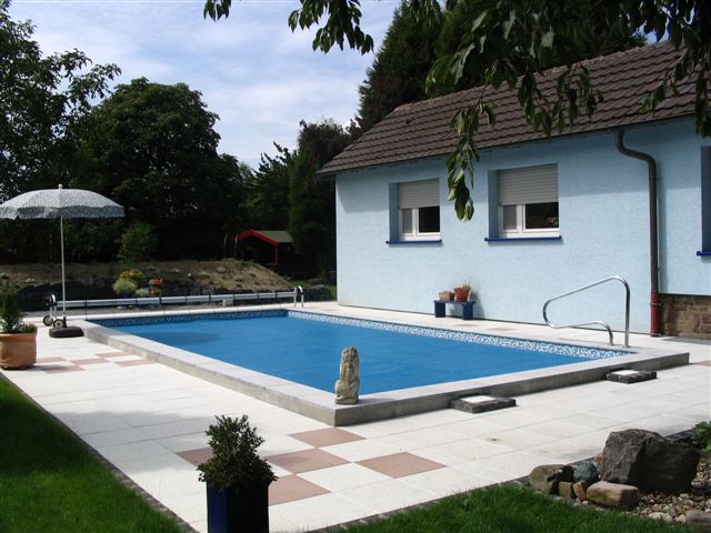 754c902c0d788d abgedeckter Pool