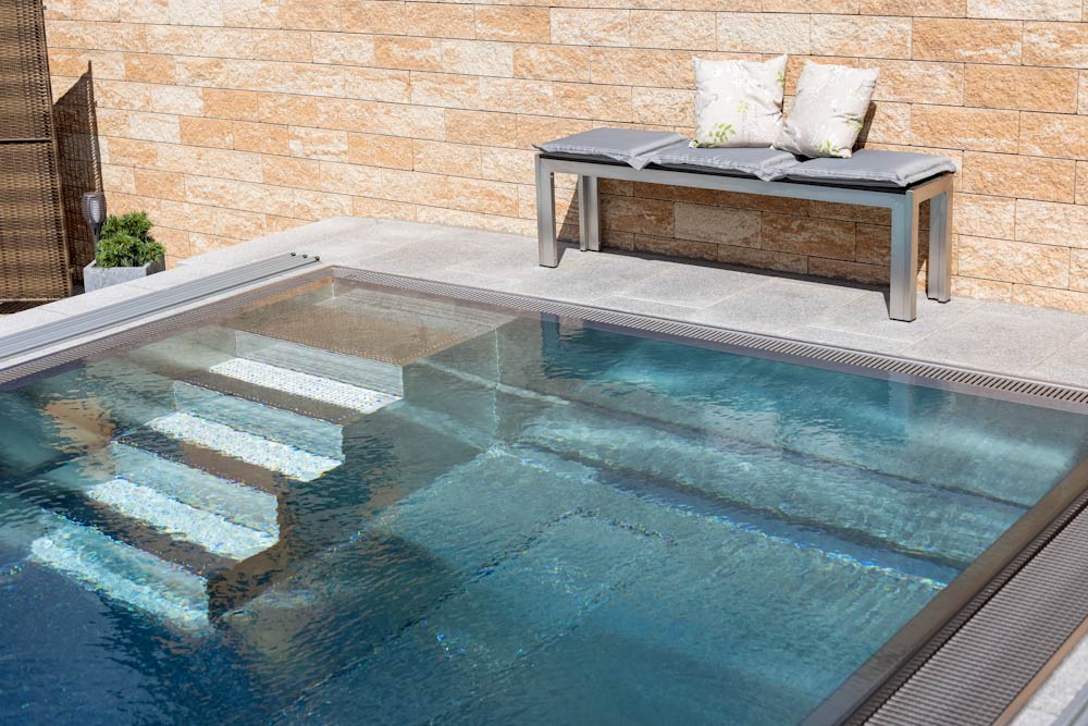 Edelstahlpool Fertigbecken aus Edelstahl mit Pooltreppe Edelstahlpool Fertigbecken aus Edelstahl mit Pooltreppe