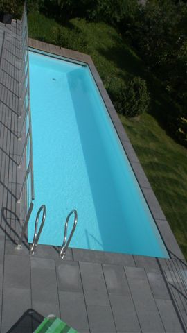 Schwimmbadauskleidung weiß