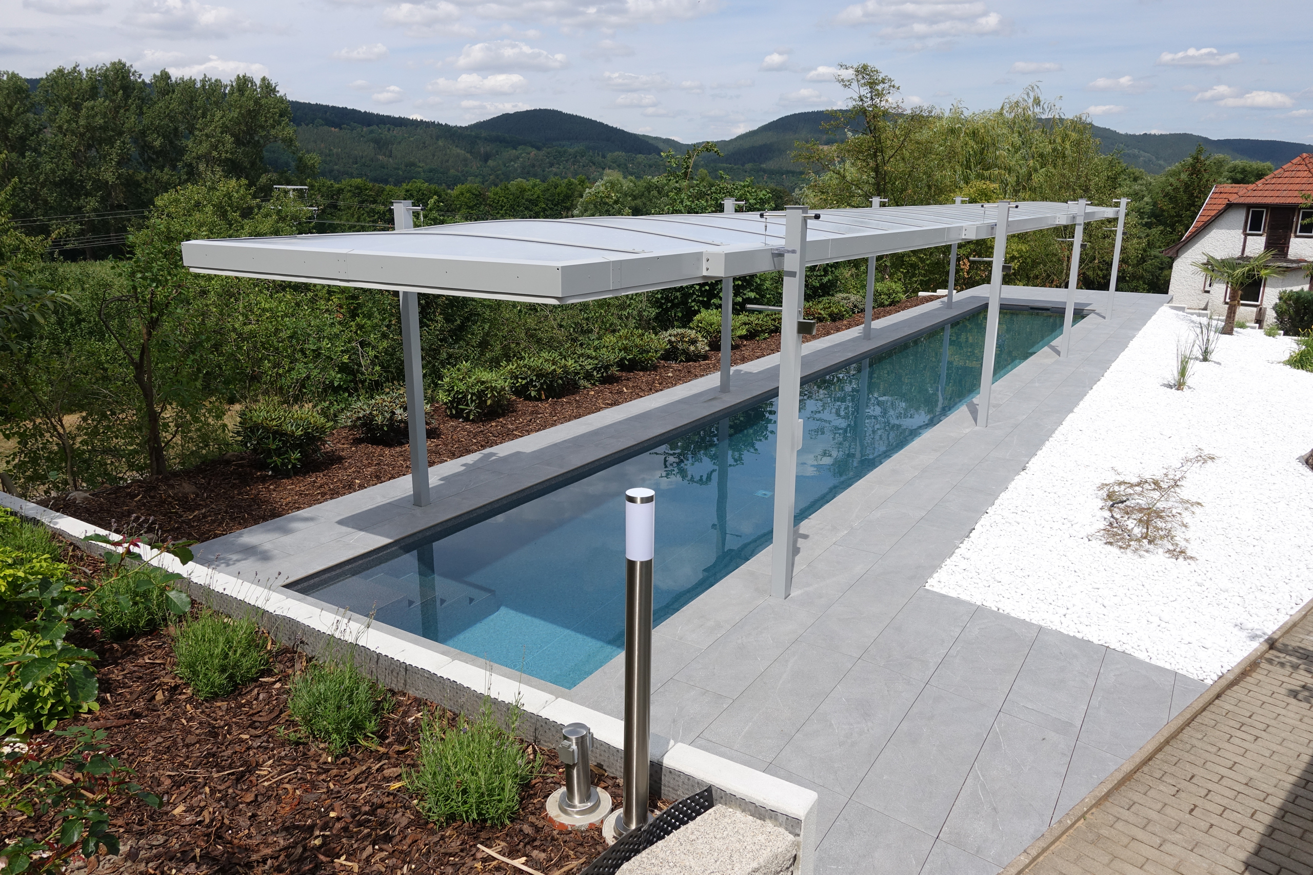 167gDNPVKmvgRxzS Schwimmbecken 2,5x20x1,35m mit gerader Treppe und Hubdach