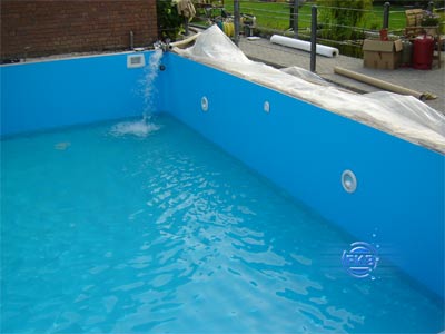 Poolbefüllung