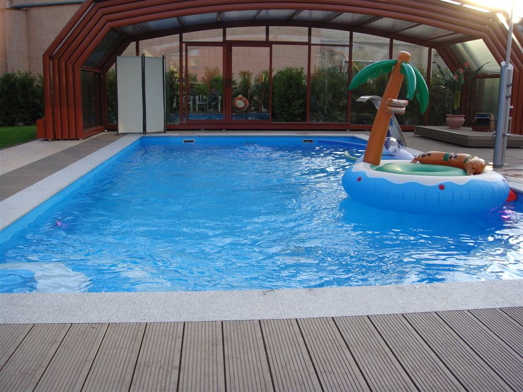 Schwimmhalle geöffnet