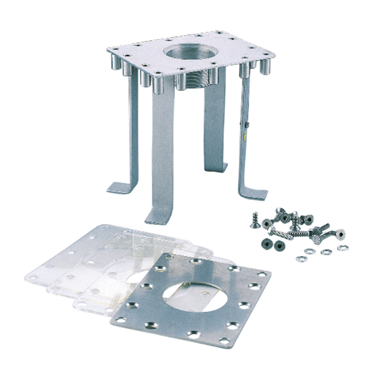 Einzelteile des Astral Betoneinbauteils: Halterung, Dichtungen, Flansch und Schrauben auf weißem Grund