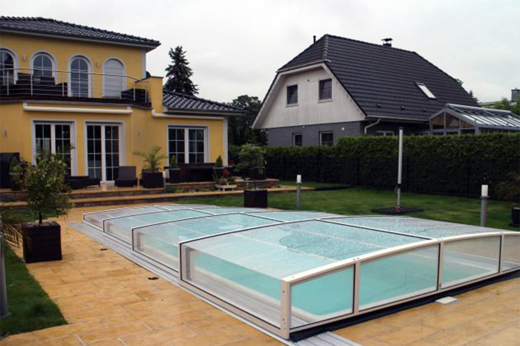 Schwimmbadüberdachung Aluna® Exclusive Line Schwimmbadüberdachung Aluna® Exclusive Line