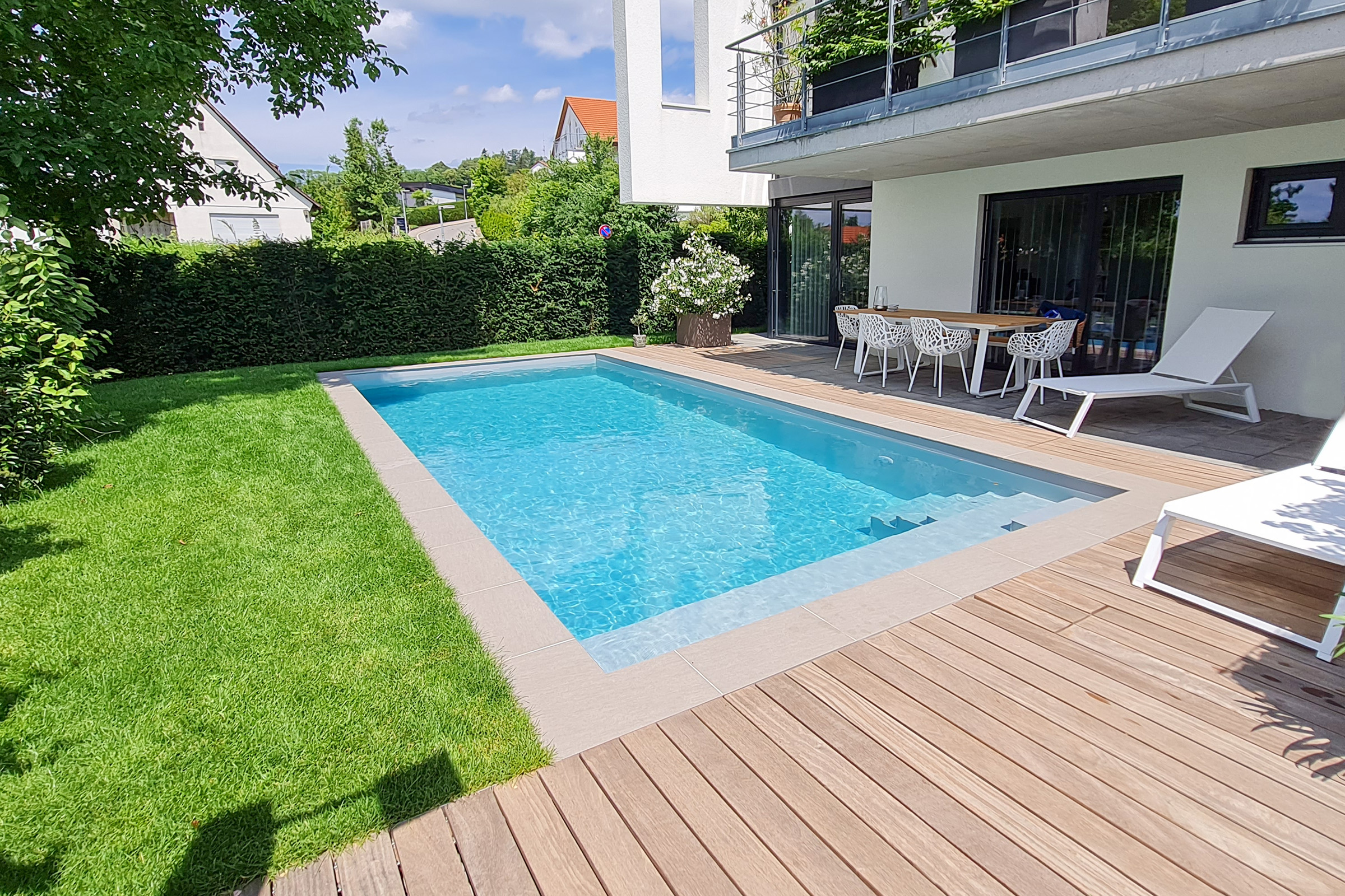 pp-pool-grau-skimmerpool-mit-rollo-in-sitzbank-002