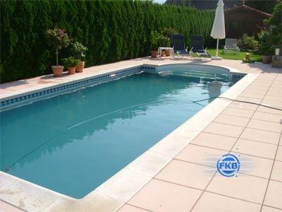 Schwimmbecken