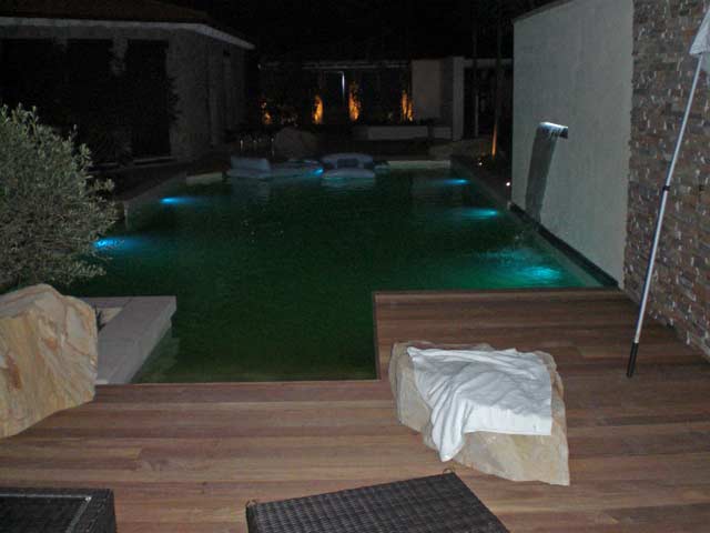 Schwimmbeckenbeleuchtung blau