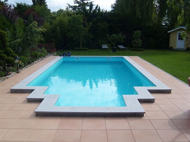 654cb9a33cf168 Treppe Pool