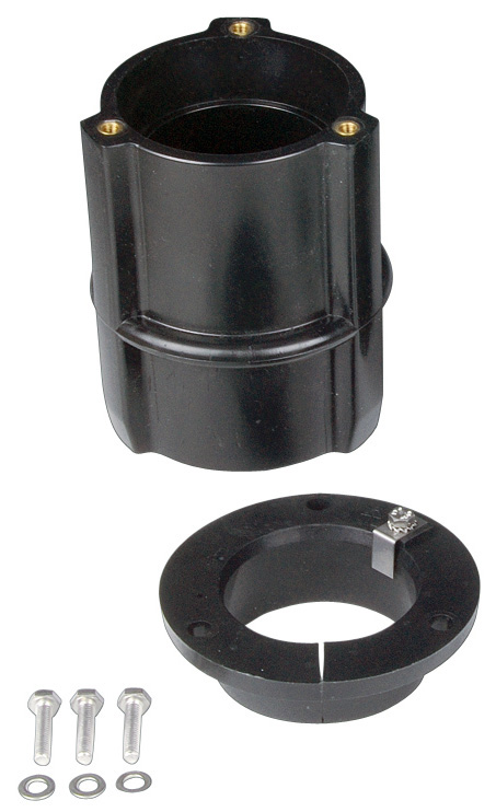 Detailansicht des schwarzen Verankerungsgehäuses für Duschen mit Klemmring und Befestigungsschrauben.