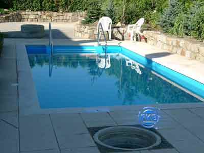 Schwimmbecken