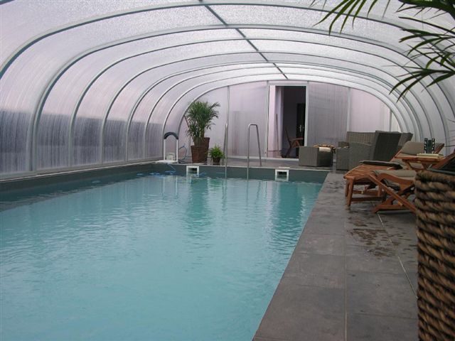 Einstiegsleiter Schwimmhalle