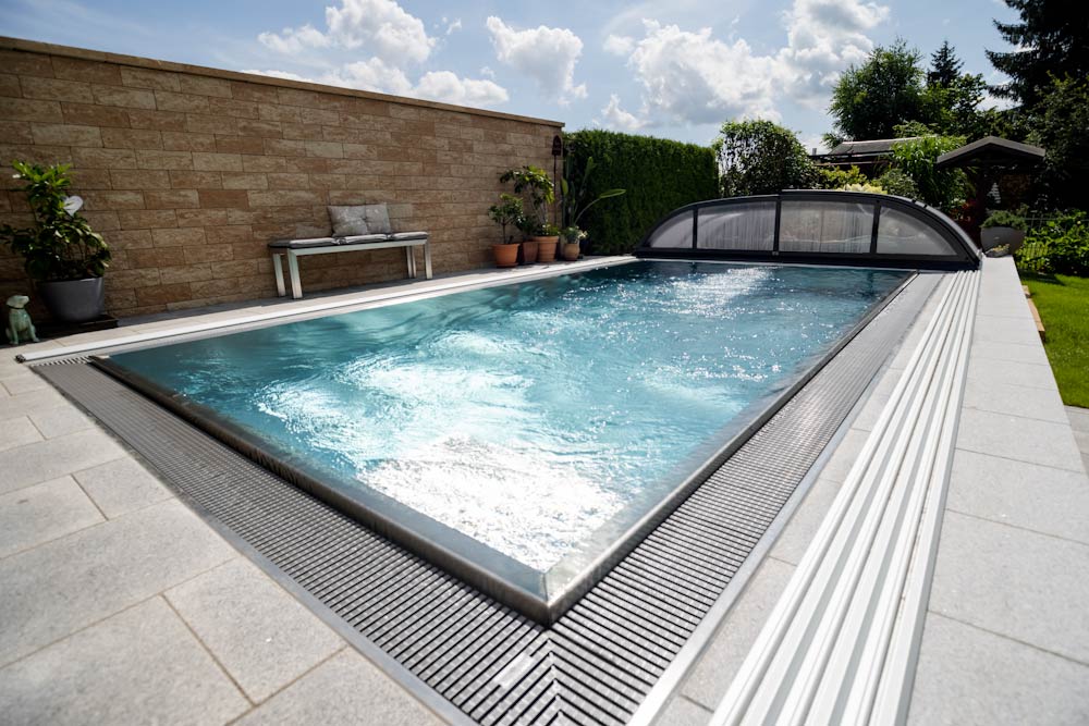 Edelstahlpool mit Gegenstromanlage Edelstahlpool mit Gegenstromanlage