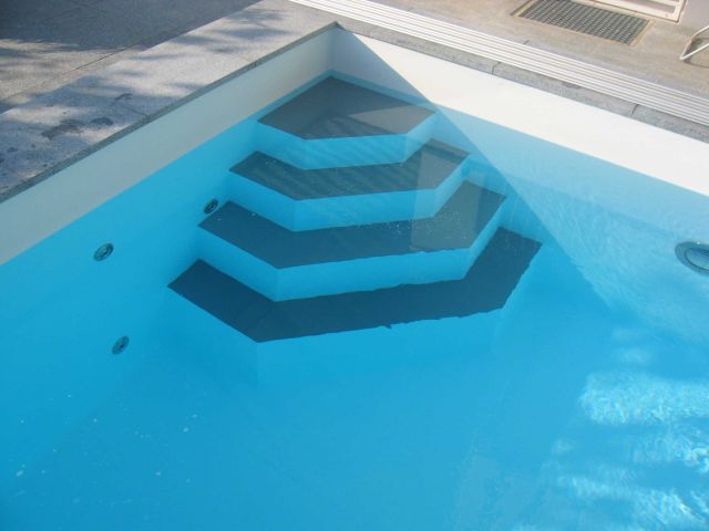 Treppeneinstieg Pool