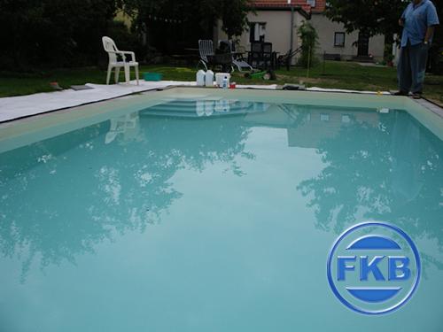 Schwimmbecken