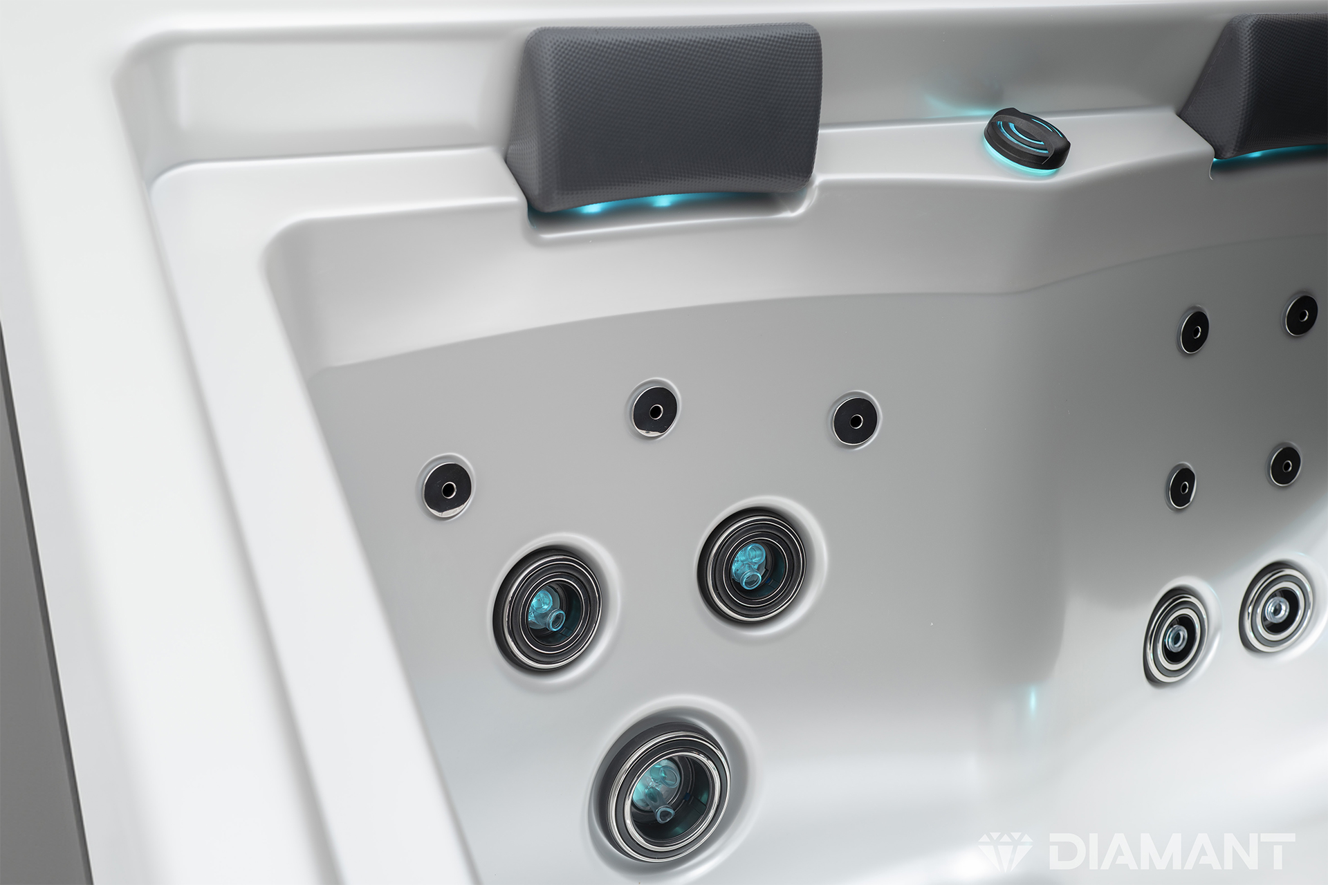Outdoor Whirlpool 2-3 Personen – Diamant SPAIN mit Abdeckung
