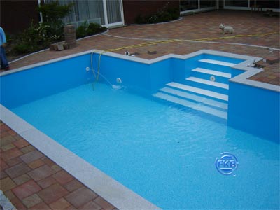 1-2554d1e2d48bf7c Schwimmbecken mit Treppe