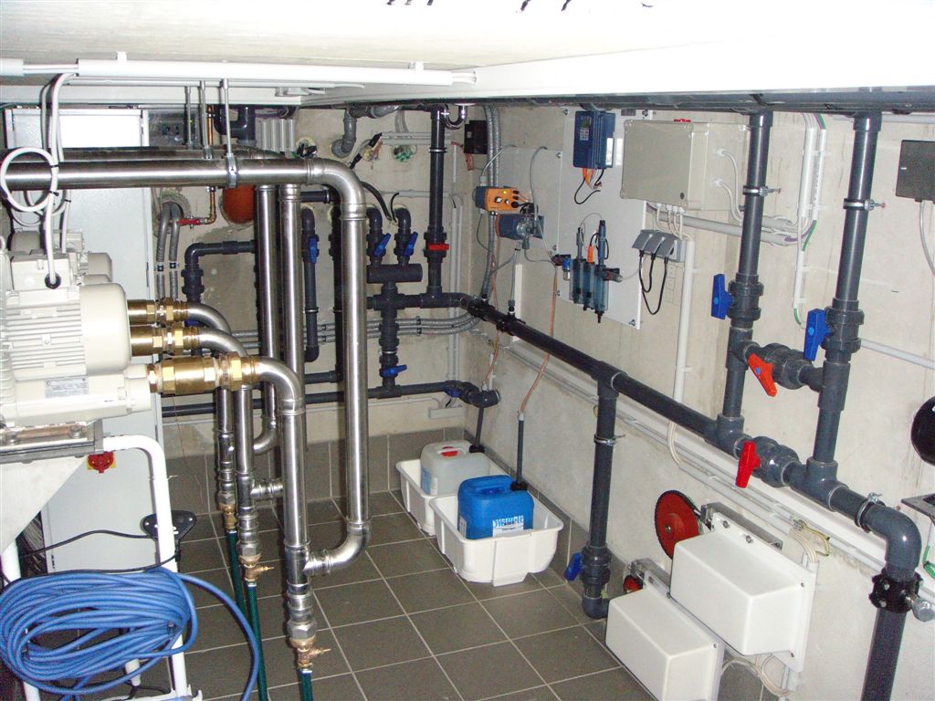 954c8ef78533a6 Technikschacht Pool
