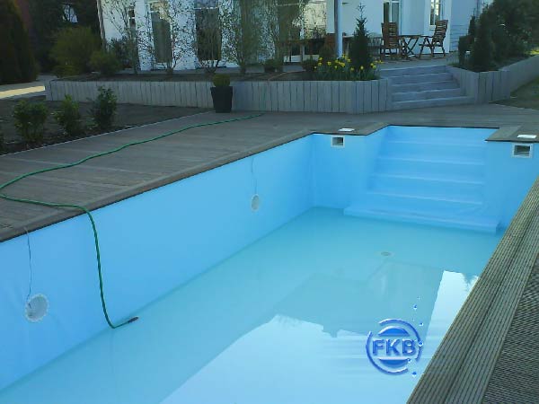 Poolbefüllung