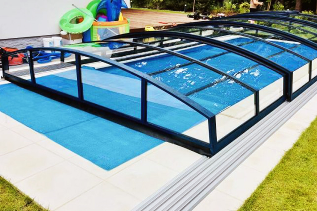 Flaches Pooldach Aluna® Variant Light Flaches Pooldach Aluna® Variant Light