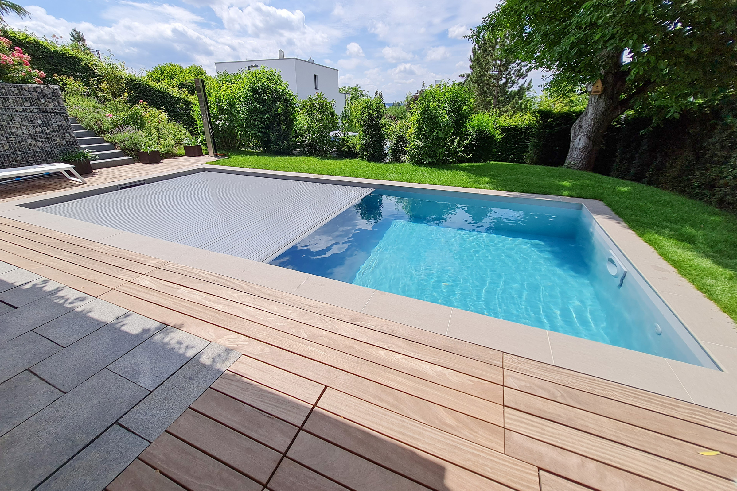 pp-pool-elite-grau-skimmerbecken-mit-rollo-in-sitzbank-010a Skimmerbecken Elite PP Plus Pool 4x11 m