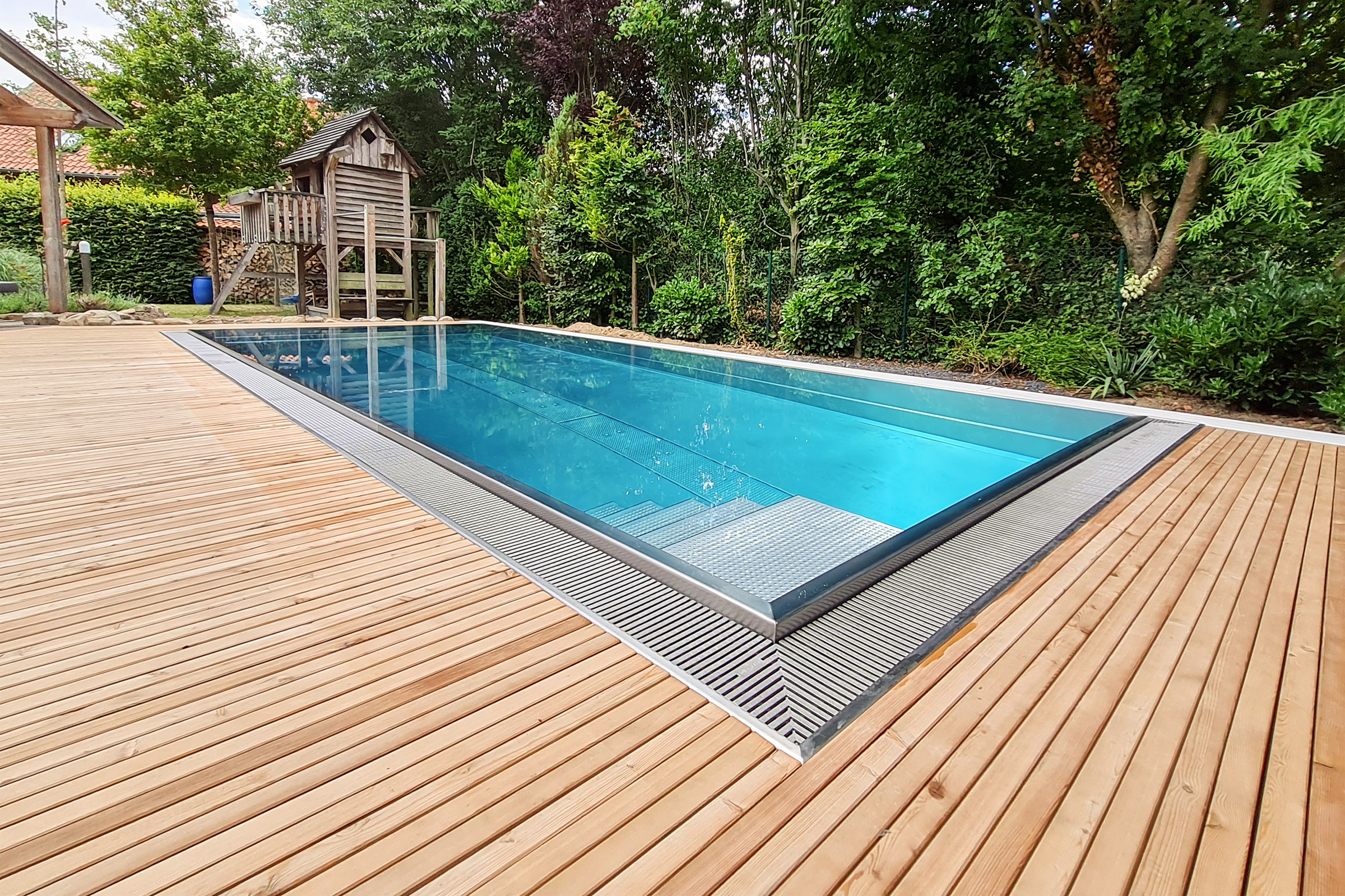 edelstahlschwimmbecken-fertigbecken-001-2400