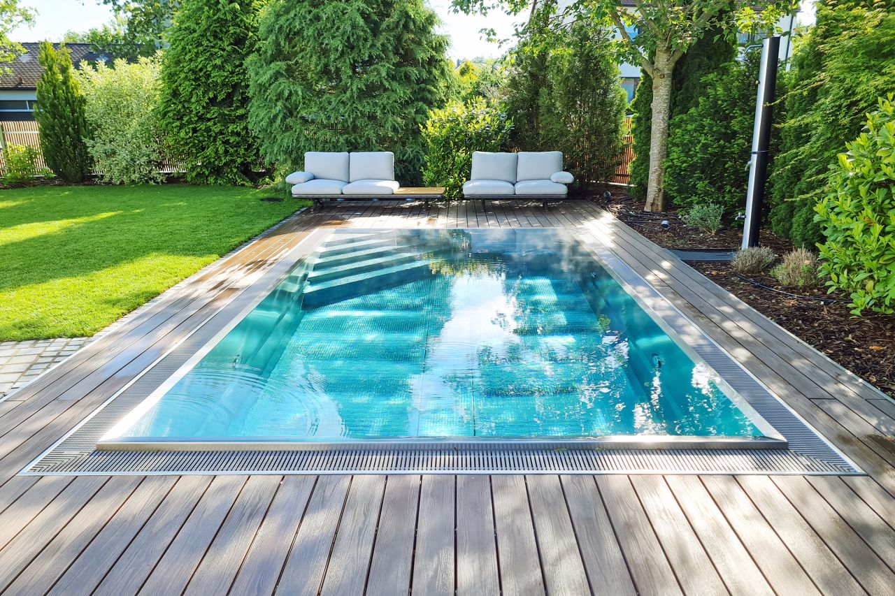 Referenzprojekt von FKB Schwimmbadtechnik in Bayern: Edelstahlpool Überlaufpool 3,0x6,0x1,34